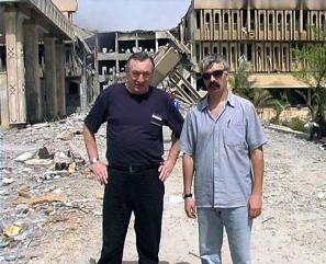 Эдуард Гурвиц со своим родственником по бабушкиной линии Дмитрием Корчинским на развалинах Ирака - Одесский Политикум