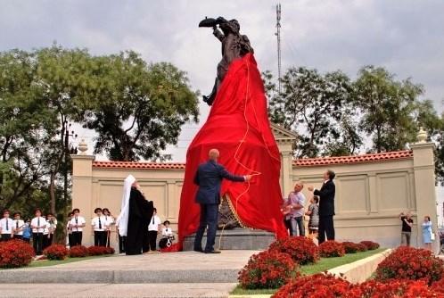Труханов открывает в 2012 году памятник Суворову - Одесский Политикум