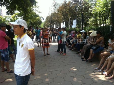 Более 200 вьетнамцев вышли к Малиновскому и Апелляционному судам Одессы с просьбой о своей защите от того же Ву Дык Чыонга - Одесский Политикум