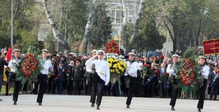 Марш курсантов на Аллее Славы 10 апреля - Одесский Политикум