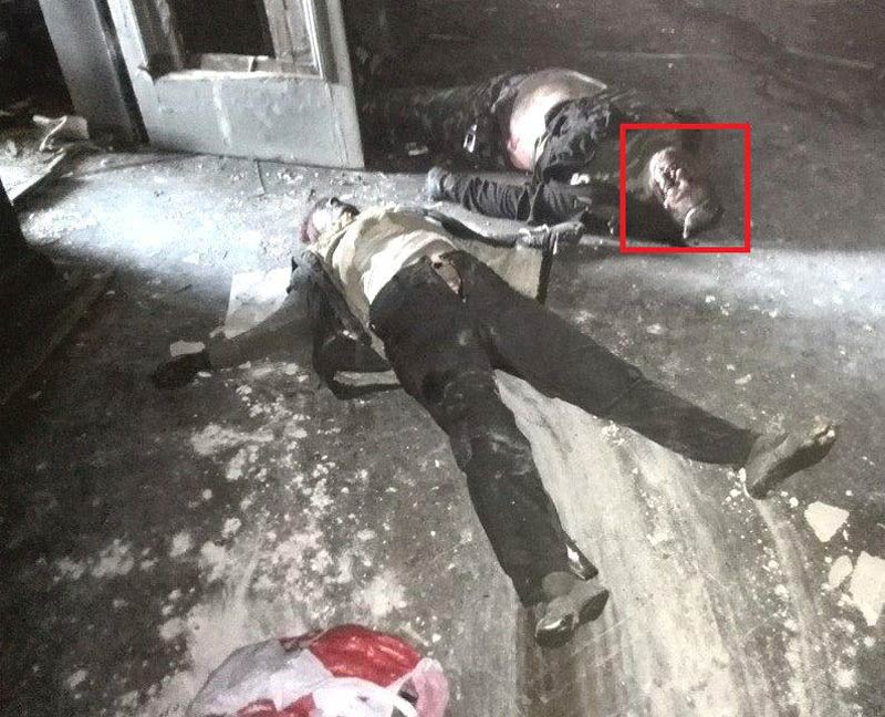 Одесса. Дом профсоюзов. Мужчина убит выстрелом в голову. Ранение навылет - под головой  натекло - Одесский Политикум